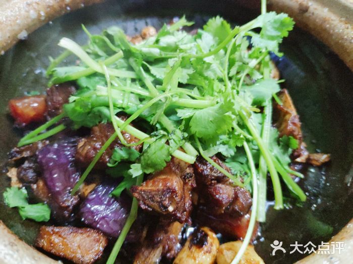 海口滨海新村143号海南老字号炒菜店腊肠排骨煲图片