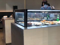 面包甜点陈列柜-Seesaw Coffee(苏州中心店)