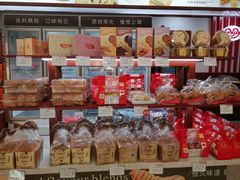 -红宝石·鲜奶小方·海派西点房(莘庄龙之梦店)