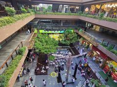 -瑞虹新天地月亮湾