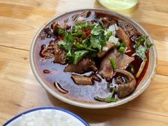 -大众跷脚牛肉馆·非遗传承单位(峨眉山店)