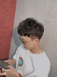 -诗悦发型烫染SALON