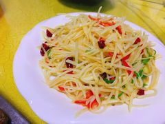 酸辣土豆丝-煲来饱去冷水鱼