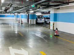 -漕河泾印象城-停车场