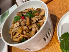 沙姜蘑菇焖板栗-汝是素•文创素食馆(金月湾店)