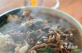 Duck Blood and Vermicelli Soup with Small Dumplings