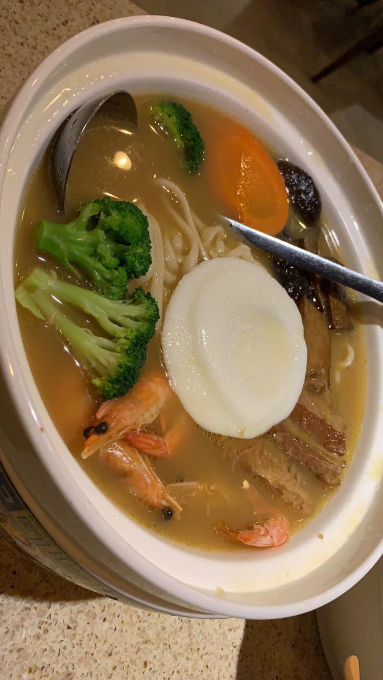 只要有时间就会选择九毛九,九元的久久长寿面真是非常好,也是聚划算