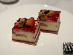 -OPUS+聚全日餐厅(广州增城碧桂园希尔顿逸林酒店)
