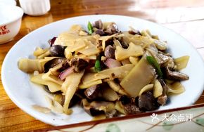 Sour Bamboo Shoots Stir-Fried with Goose Offal