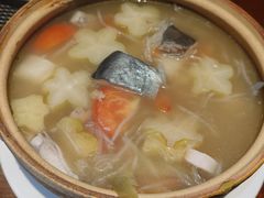 黎家织妹酸鱼汤-蜈支洲岛珊瑚酒店临海阁中餐厅