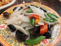 五彩山药炒松茸-烤肉季饭庄