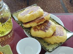 贴玉米饼-北京龙庆四季香农家饭庄·灶台鱼·碳烤虹鳟鱼(龙庆峡店)