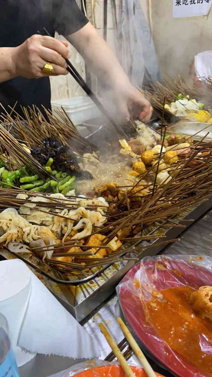 正宗义井沾串-"之前朋友带我过来吃的店面很小 一般只能.