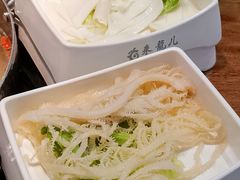 -来龍儿鲜切牛肉自助老火锅