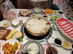 -洪氏嗨捞·广东猪肚鸡·椰子鸡火锅(西咸万象城店)
