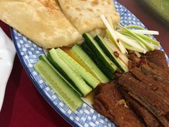 烙饼卷带鱼-珍巷福地四合院菜馆(复兴门店)