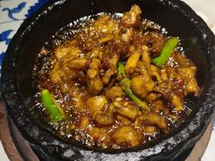 石锅杭椒牛蛙-桂满陇天书(南京德基旗舰店)