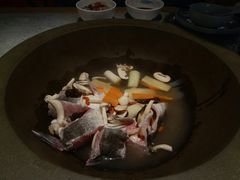 菌菇汤底-滇色蒸汽石锅鱼(京华城店)