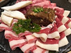 -草家酱蟹炭火烤肉店(珲春南路一店)