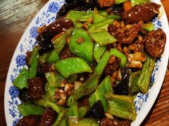 -老天桥酱肉烧饼夹肘子(天桥店)