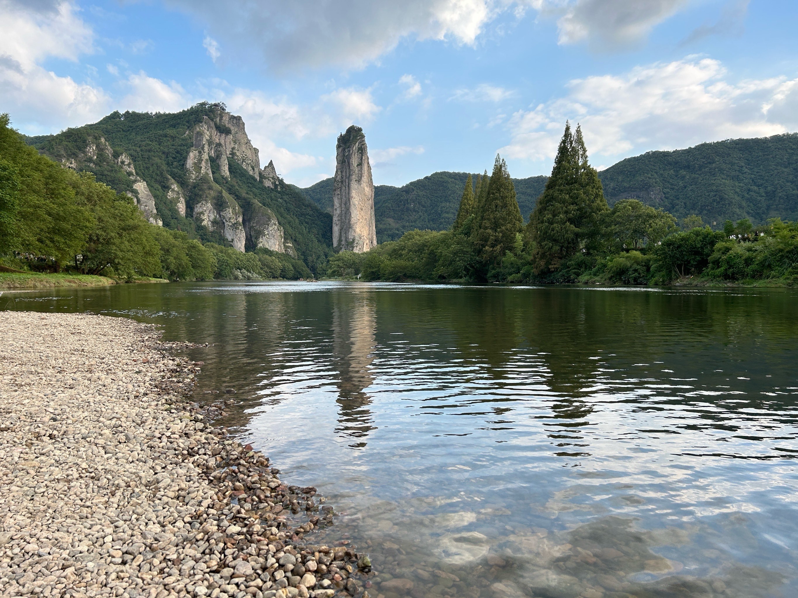 丽水山色画中游