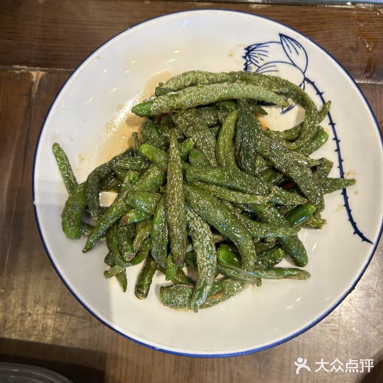 雷峰塔·藕香居餐厅:赏景品浙菜的好去处