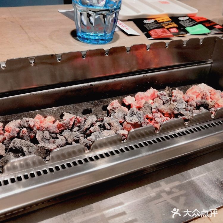 很适合多人聚餐的烤串店