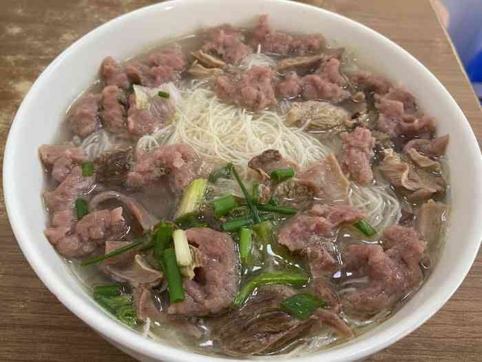 依土捞化(庆城路店)-"一家老店了,吃的人满为患了……基本上高峰.