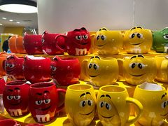 -m豆巧克力世界(上海世茂广场店)