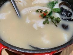 酸汤鱼-小大董·烤鸭(凤凰汇店)