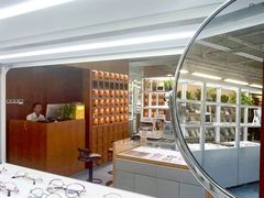 -无奔眼镜·蔡司·依视路授权店(马家堡店)