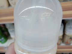 带奶嘴的饮料-大苹果面包生日蛋糕(明珠店)