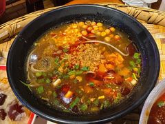 -爆炸头阿姨小四川正宗川味小吃(无任何分店)