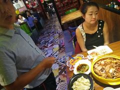 -多嘴肉蟹煲(华联店)