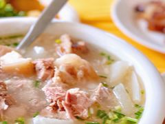 萝卜炖肘子-荣生萝卜汤饭店