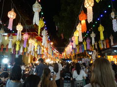 -周日夜市