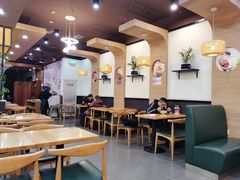 大堂-李先生牛肉面大王(成都东站西广场店)