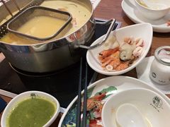 -樾餐厅泰式海鲜火锅(民歌湖店)