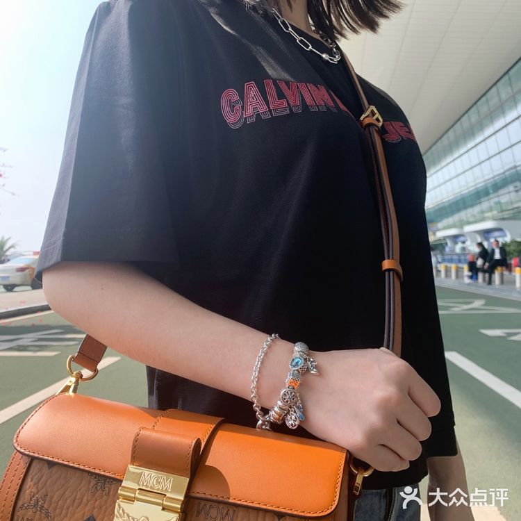 机场探店| 武汉机场专柜中秋4倍积分兑换