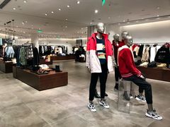 -URBAN REVIVO(高德置地广场·春广场店)