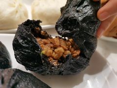 黑猪肉黑金包-李与白包子铺(桐梓林店)