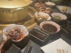 -铭牛烧肉·和牛海鲜自助(高新月牙湖店)