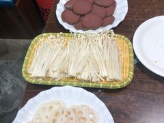 -超越炭火牛蛙火锅鸡(河东店)