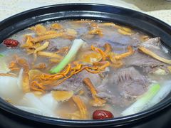 -九寨沟特色牦牛肉汤锅