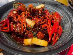 -肥肥虾庄·金牌油焖大虾(汉街SKP店)