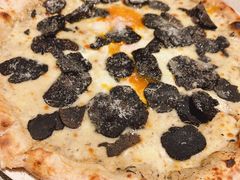 黑松露有机蛋Pizza-Atto Primo