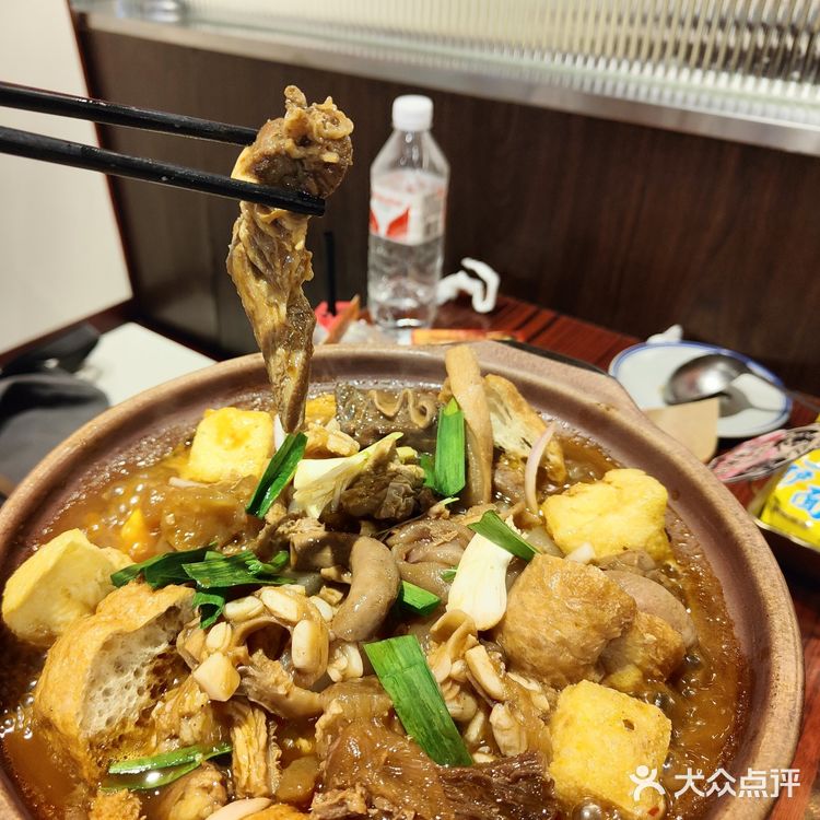 双流明城购物中心牛杂煲