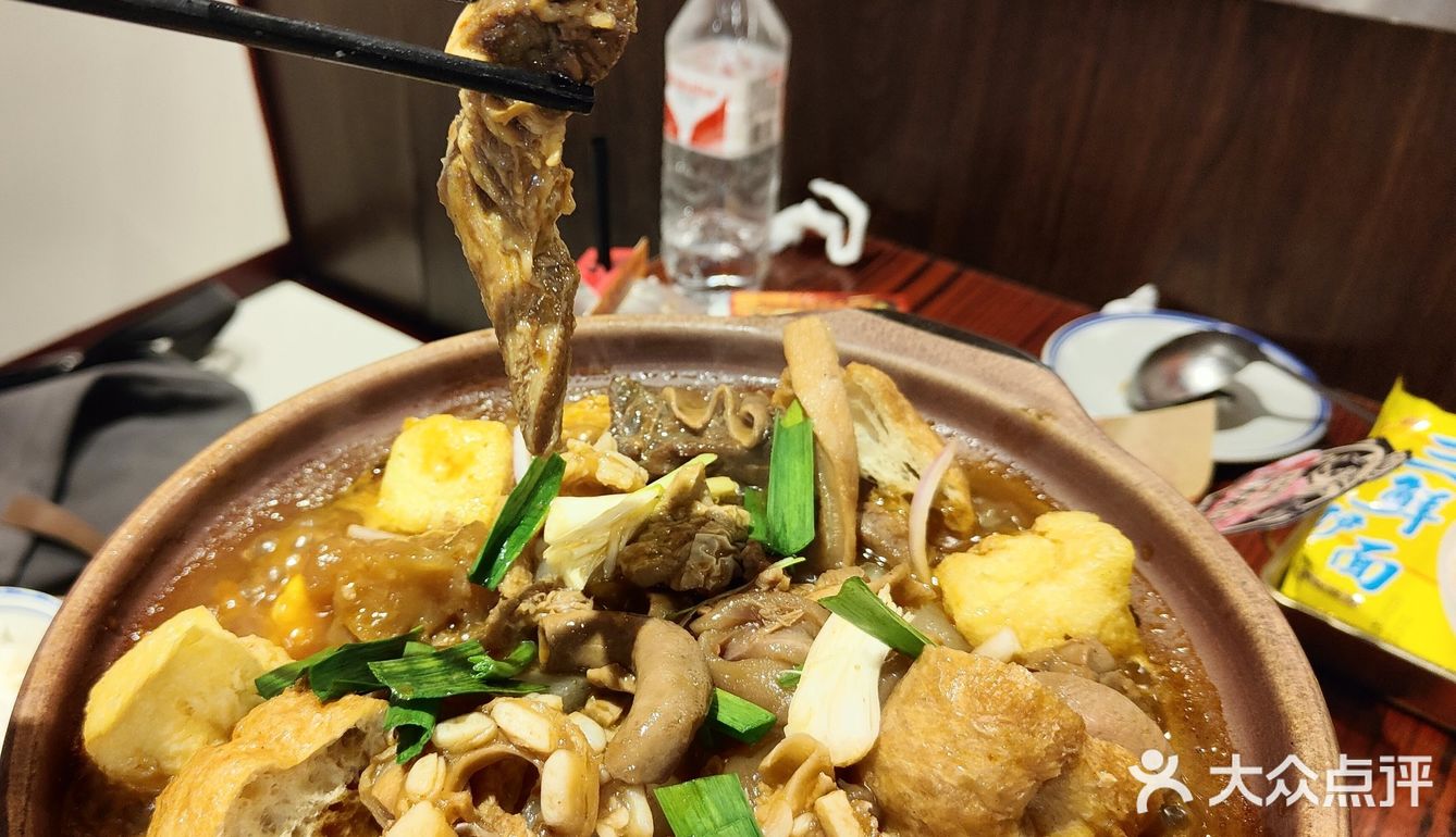 双流明城购物中心牛杂煲