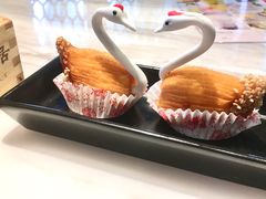 鲜果榴莲天鹅酥-陶陶居酒家(海岸城店)