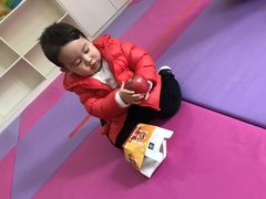 -瑞恩宝感统训练·语言提升·蒙氏托育中心